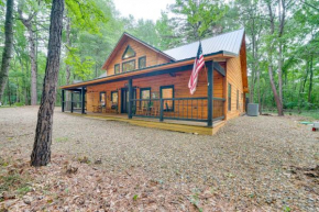 Near Choctaw Casino Broken Bow Cabin with Hot Tub!